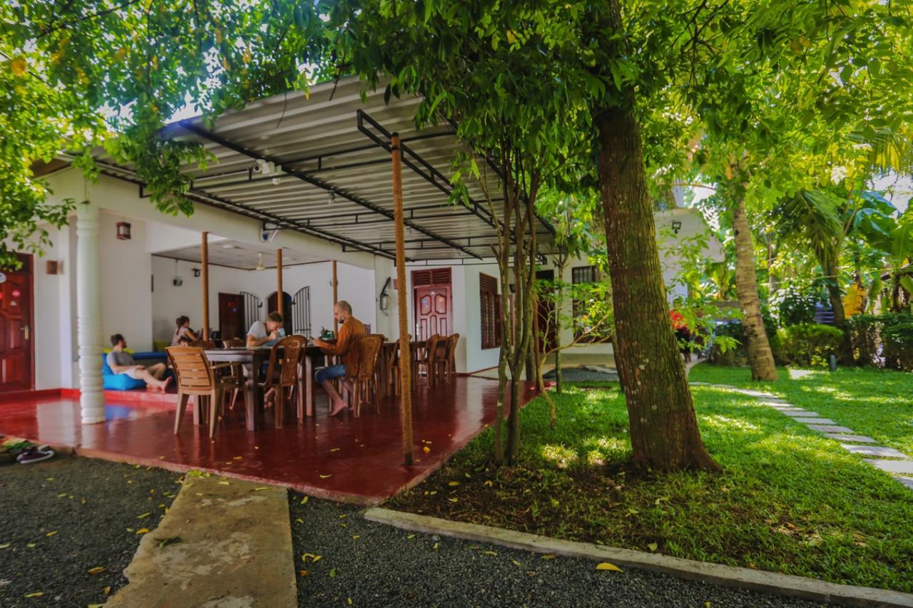 Gihan Guesthouse Mirissa Extérieur photo